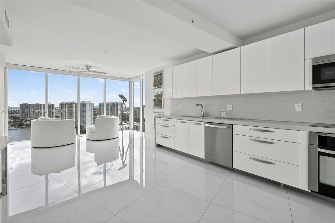 Active With Contract: $1,375,000 (3 beds, 2 baths, 2720 Square Feet)