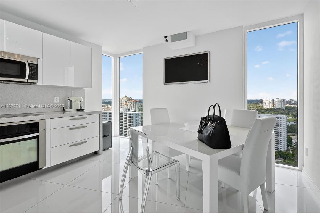 Active With Contract: $1,375,000 (3 beds, 2 baths, 2720 Square Feet)