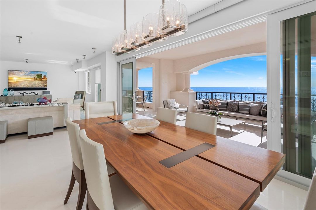 待售: $9,000,000 (2 贝兹, 2 浴室, 2530 平方英尺)