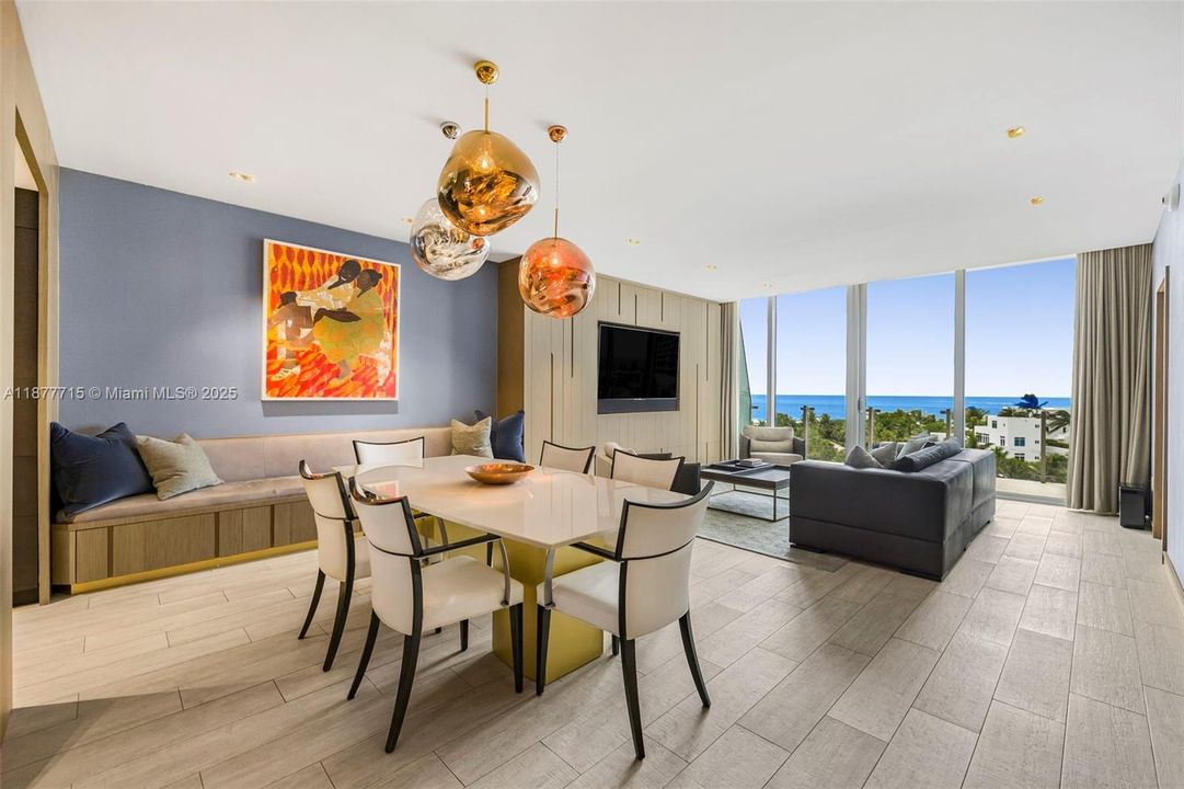 Recently Sold: $6,100,000 (3 beds, 3 baths, 1987 Square Feet)