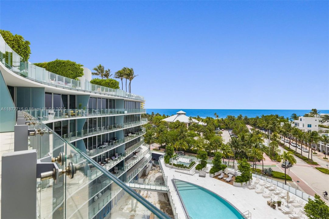 Recently Sold: $6,100,000 (3 beds, 3 baths, 1987 Square Feet)