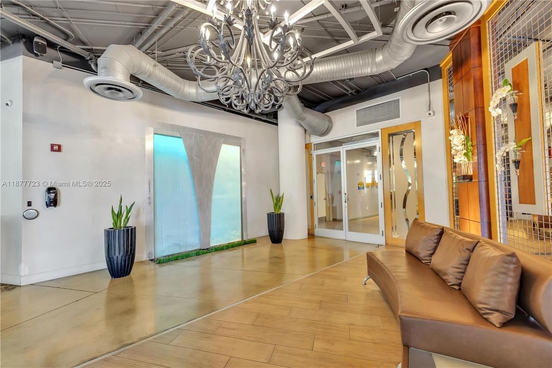 Active With Contract: $3,200 (1 beds, 2 baths, 1010 Square Feet)