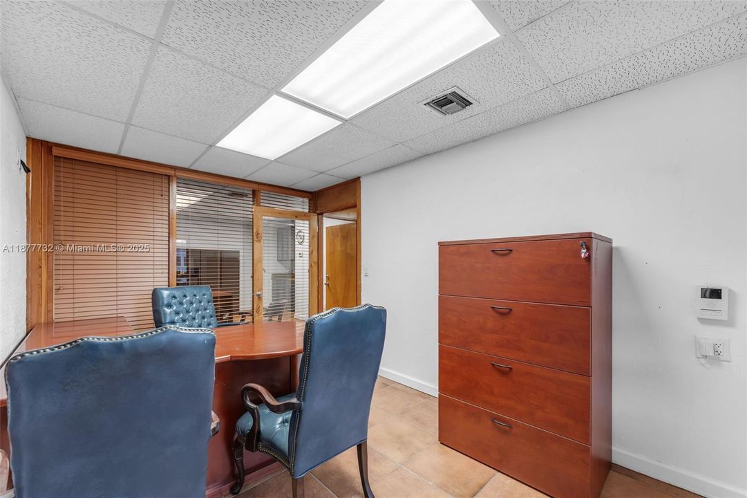 Под контрактом: $2,200 (0 спален, 0 ванн, 0 Квадратных фут)