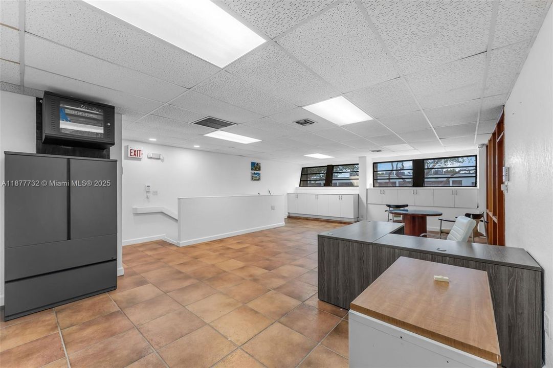 Под контрактом: $2,200 (0 спален, 0 ванн, 0 Квадратных фут)