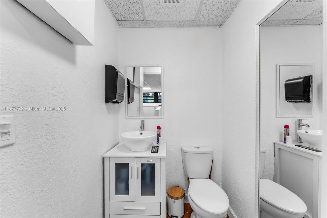 Под контрактом: $2,200 (0 спален, 0 ванн, 0 Квадратных фут)