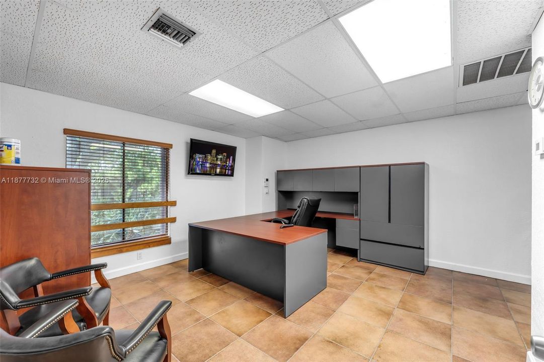 Под контрактом: $2,200 (0 спален, 0 ванн, 0 Квадратных фут)