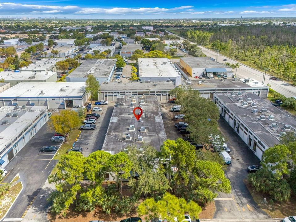 Под контрактом: $2,200 (0 спален, 0 ванн, 0 Квадратных фут)