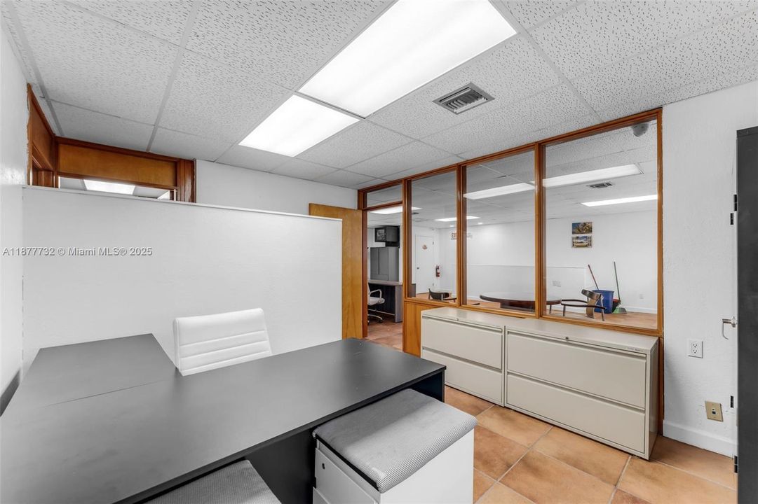 Под контрактом: $2,200 (0 спален, 0 ванн, 0 Квадратных фут)