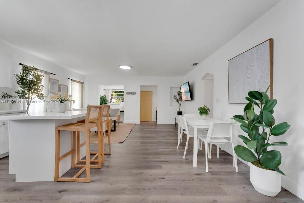 待售: $600,000 (3 贝兹, 2 浴室, 1178 平方英尺)