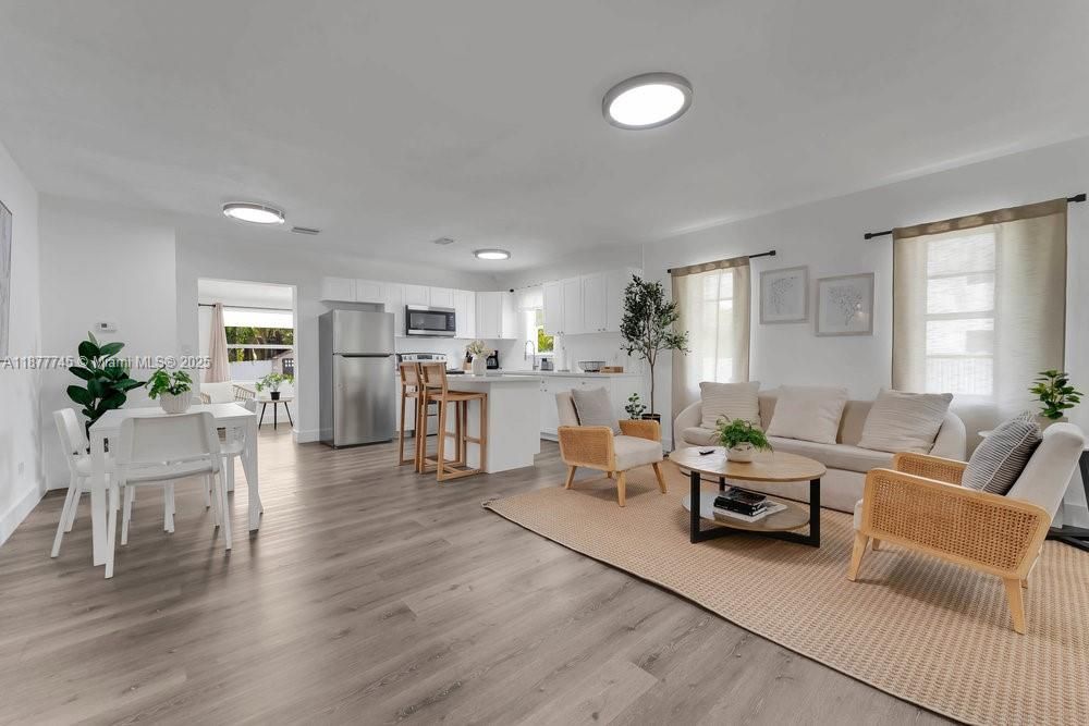 待售: $600,000 (3 贝兹, 2 浴室, 1178 平方英尺)