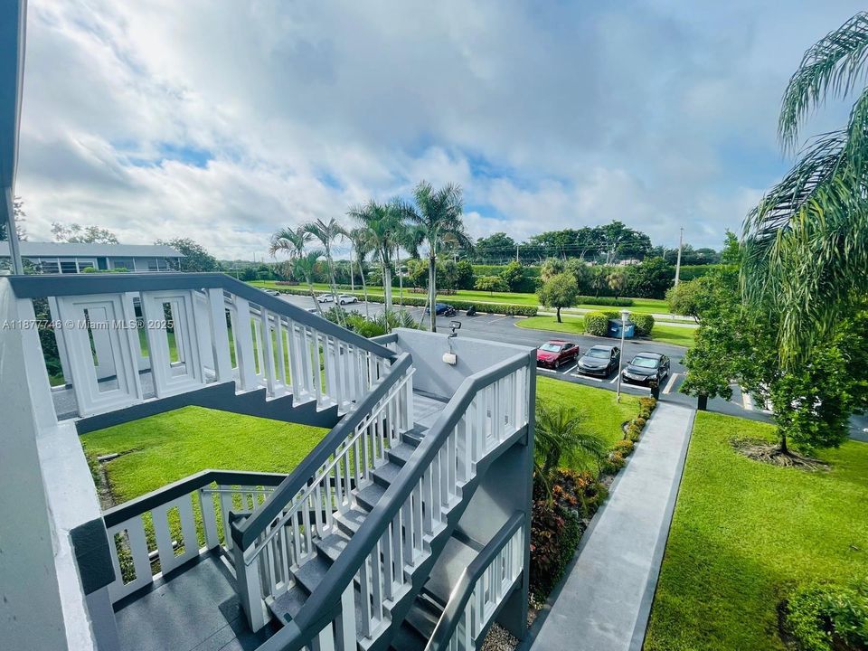 待售: $84,900 (1 贝兹, 1 浴室, 720 平方英尺)