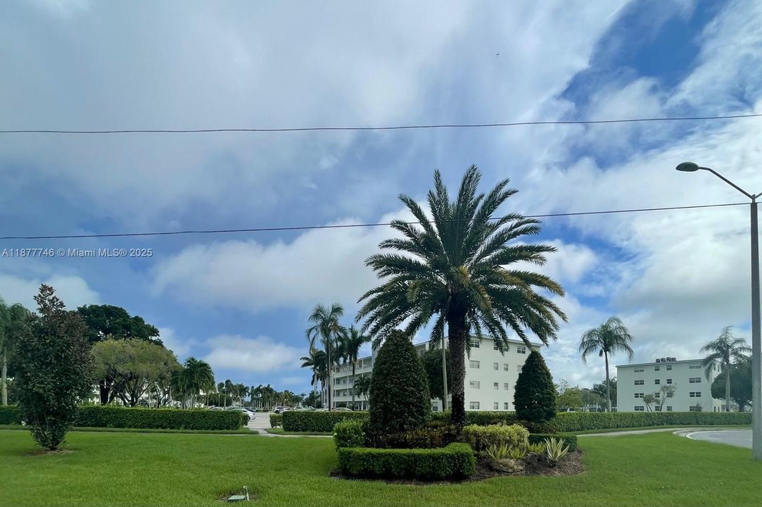 待售: $84,900 (1 贝兹, 1 浴室, 720 平方英尺)