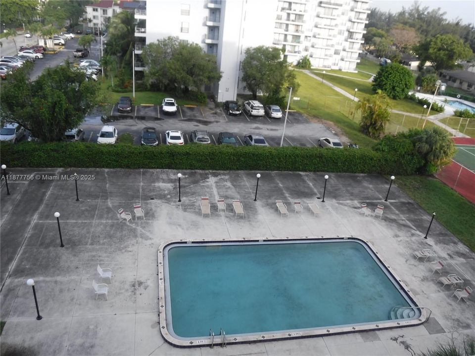 Active With Contract: $100,000 (1 beds, 1 baths, 840 Square Feet)