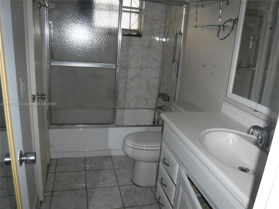 Active With Contract: $100,000 (1 beds, 1 baths, 840 Square Feet)