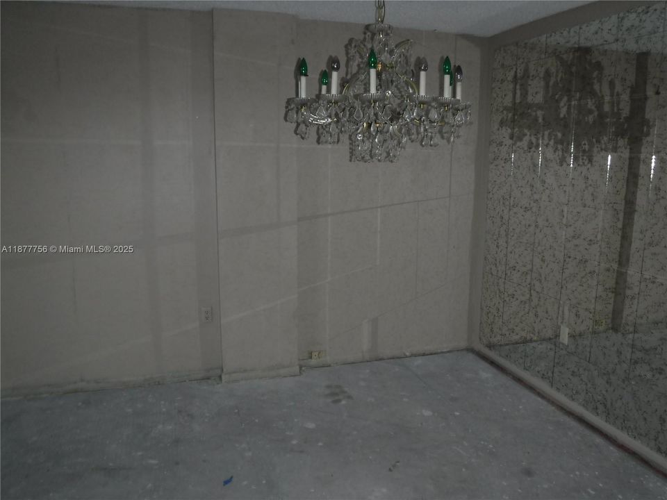 Active With Contract: $100,000 (1 beds, 1 baths, 840 Square Feet)