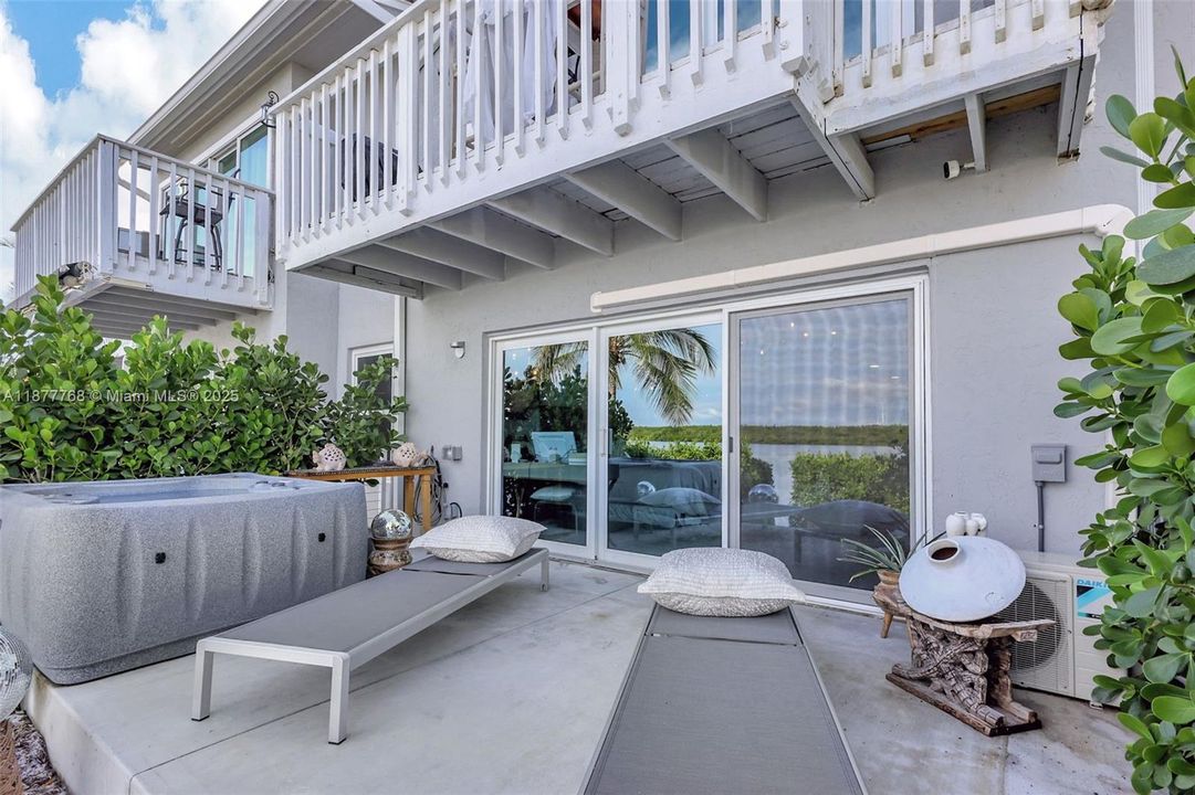 На продажу: $749,000 (2 спален, 2 ванн, 1695 Квадратных фут)