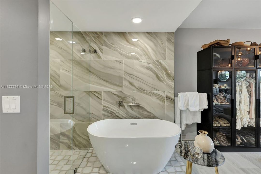 На продажу: $749,000 (2 спален, 2 ванн, 1695 Квадратных фут)