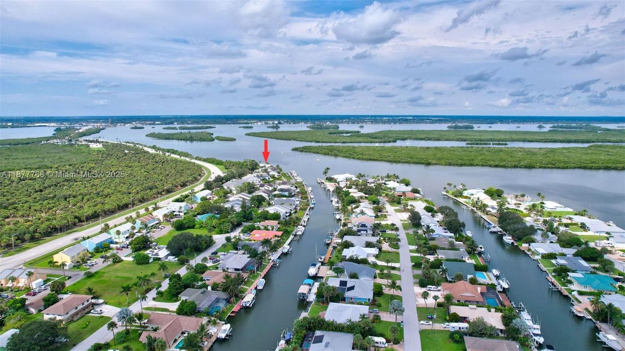 На продажу: $749,000 (2 спален, 2 ванн, 1695 Квадратных фут)