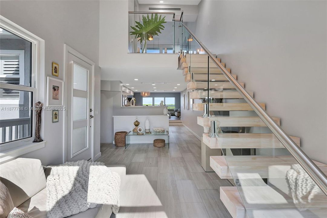 На продажу: $749,000 (2 спален, 2 ванн, 1695 Квадратных фут)