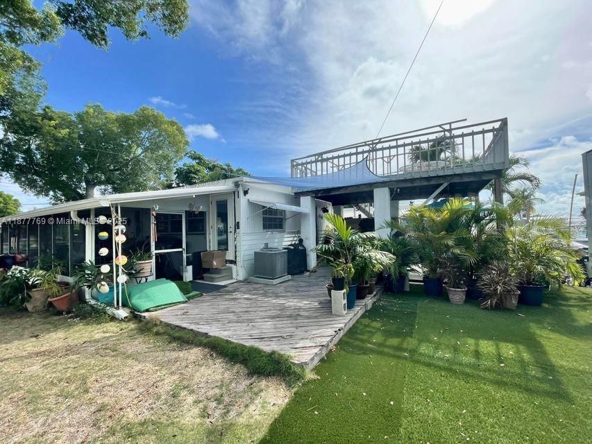 Activo con contrato: $699,000 (2 camas, 2 baños, 864 Pies cuadrados)