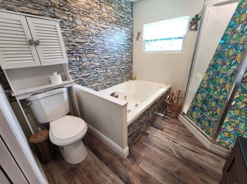 Activo con contrato: $699,000 (2 camas, 2 baños, 864 Pies cuadrados)