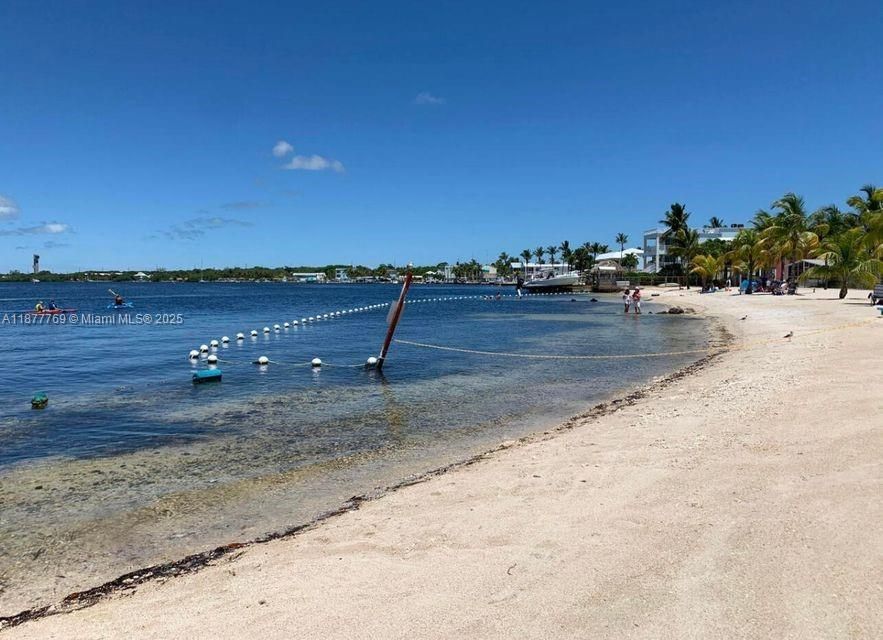 Activo con contrato: $699,000 (2 camas, 2 baños, 864 Pies cuadrados)