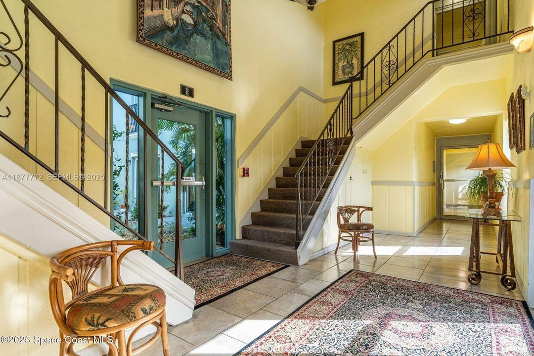 待售: $145,000 (2 贝兹, 1 浴室, 835 平方英尺)