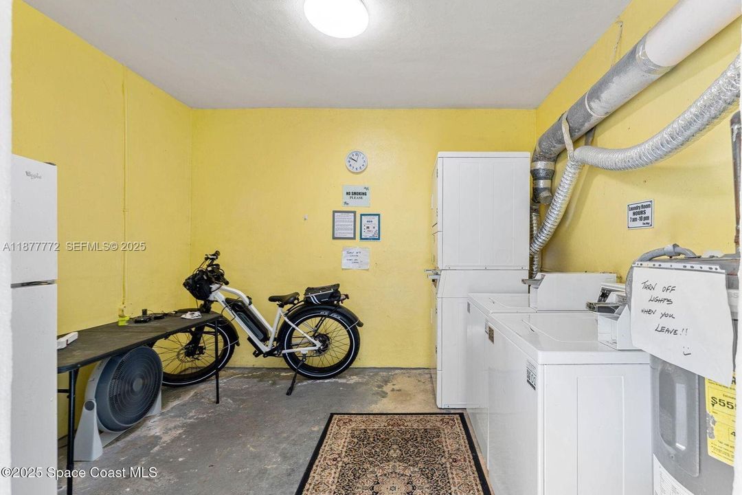 待售: $145,000 (2 贝兹, 1 浴室, 835 平方英尺)