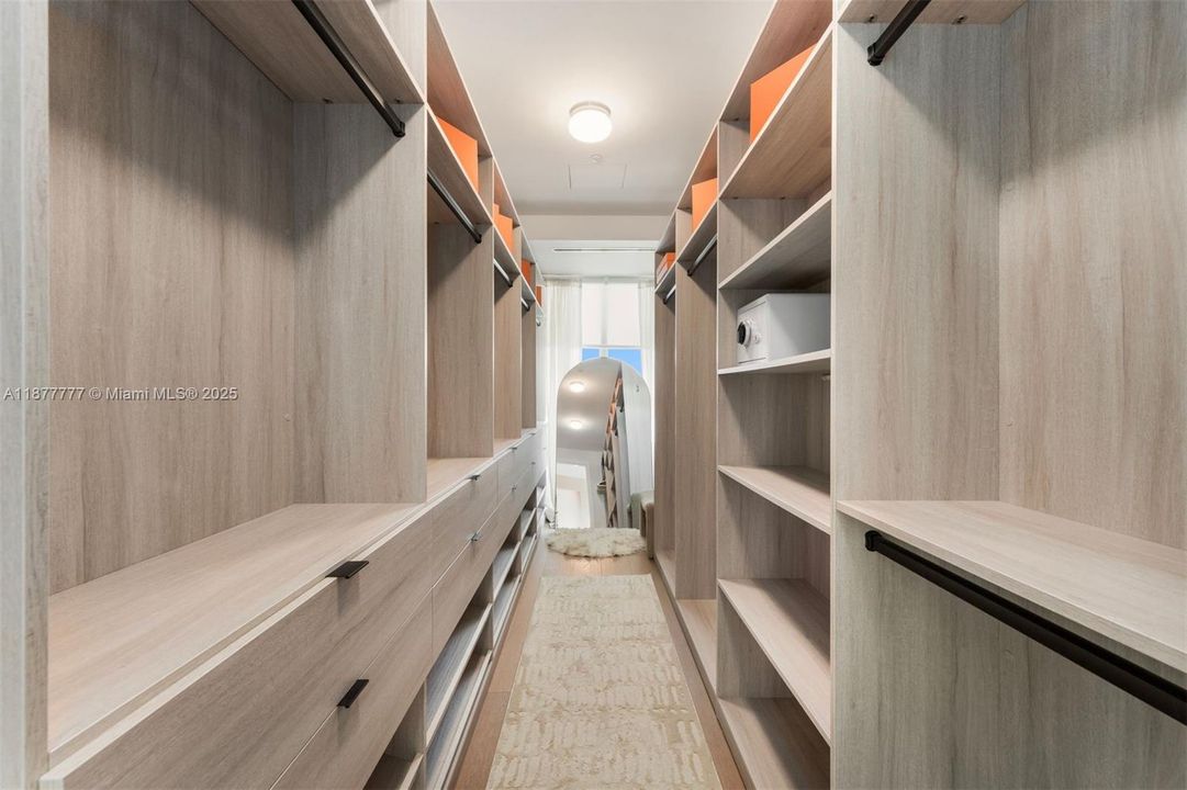 待售: $7,999,000 (4 贝兹, 4 浴室, 4204 平方英尺)