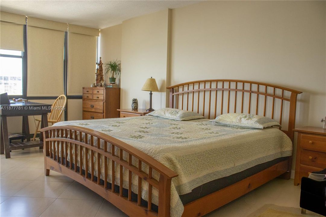 For Sale: $685,000 (2 beds, 2 baths, 1362 Square Feet)