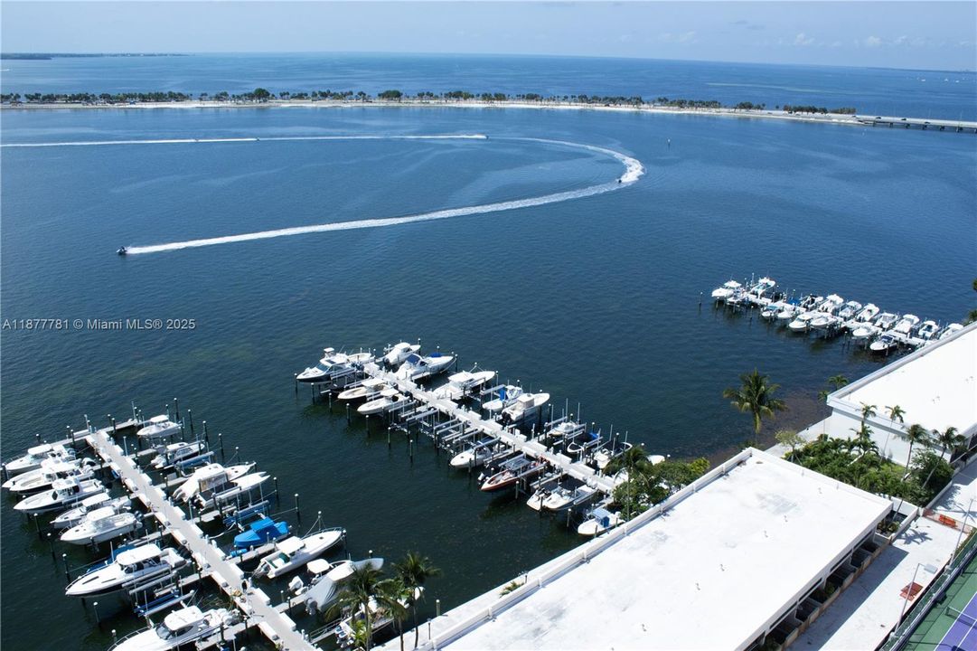 For Sale: $685,000 (2 beds, 2 baths, 1362 Square Feet)