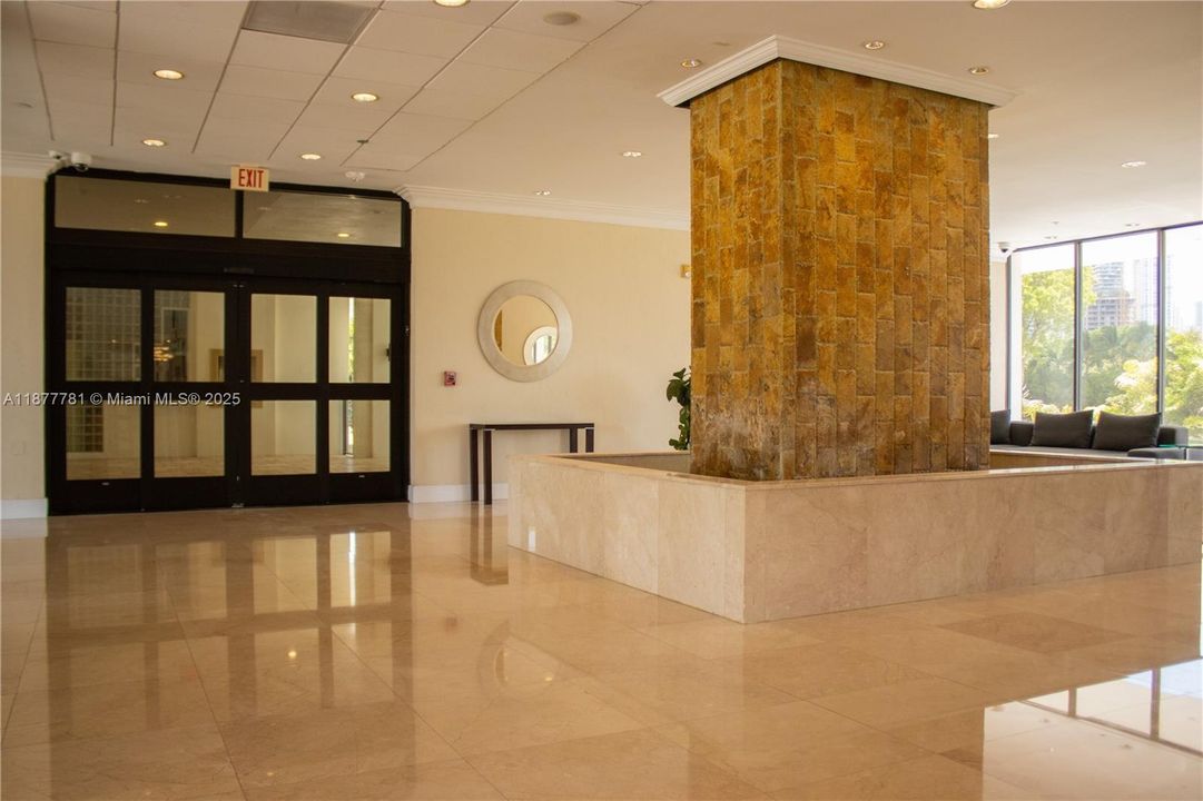 For Sale: $685,000 (2 beds, 2 baths, 1362 Square Feet)