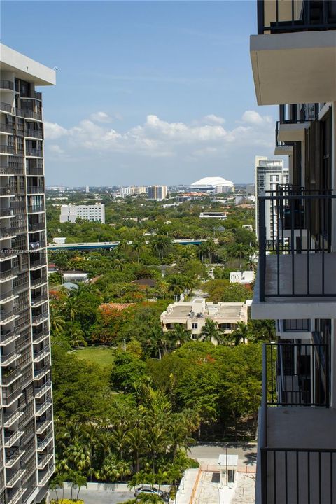 For Sale: $685,000 (2 beds, 2 baths, 1362 Square Feet)