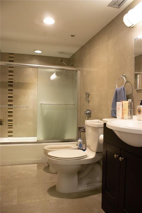 For Sale: $685,000 (2 beds, 2 baths, 1362 Square Feet)