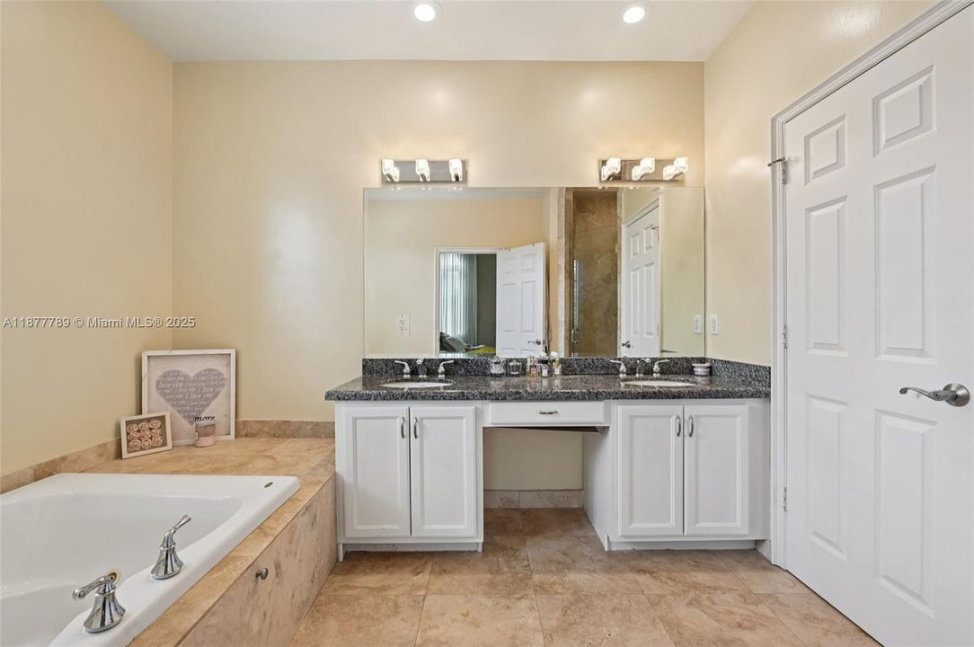 Recently Sold: $549,900 (3 beds, 2 baths, 1930 Square Feet)