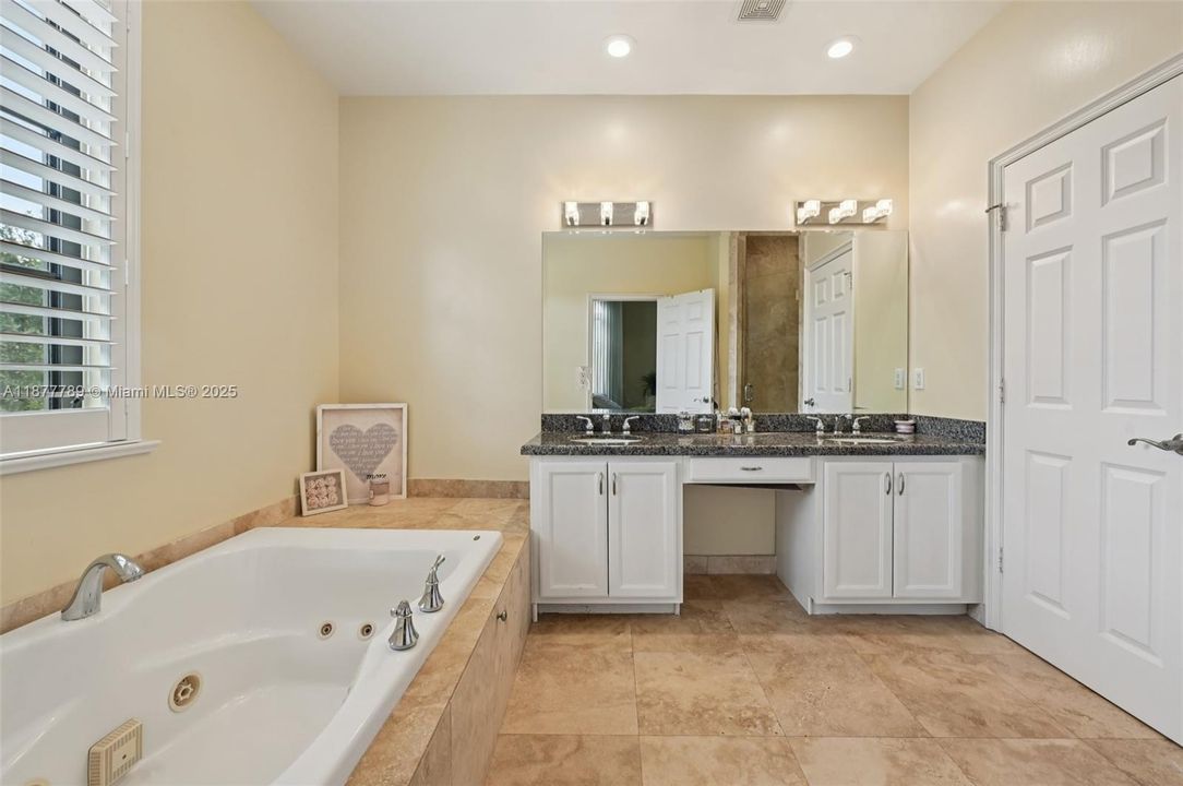 Recently Sold: $549,900 (3 beds, 2 baths, 1930 Square Feet)