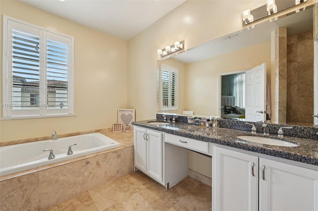 Recently Sold: $549,900 (3 beds, 2 baths, 1930 Square Feet)