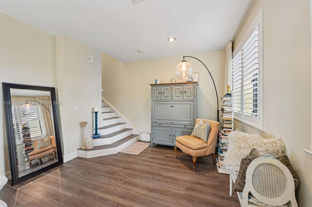 Recently Sold: $549,900 (3 beds, 2 baths, 1930 Square Feet)