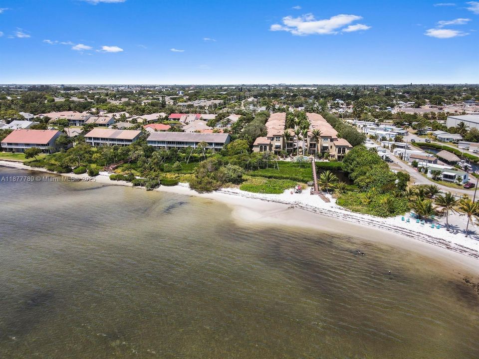 Recently Sold: $549,900 (3 beds, 2 baths, 1930 Square Feet)