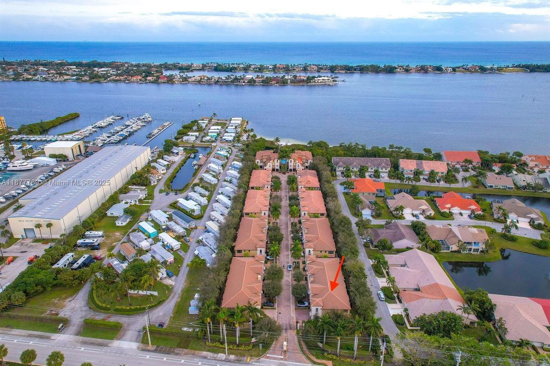 Recently Sold: $549,900 (3 beds, 2 baths, 1930 Square Feet)