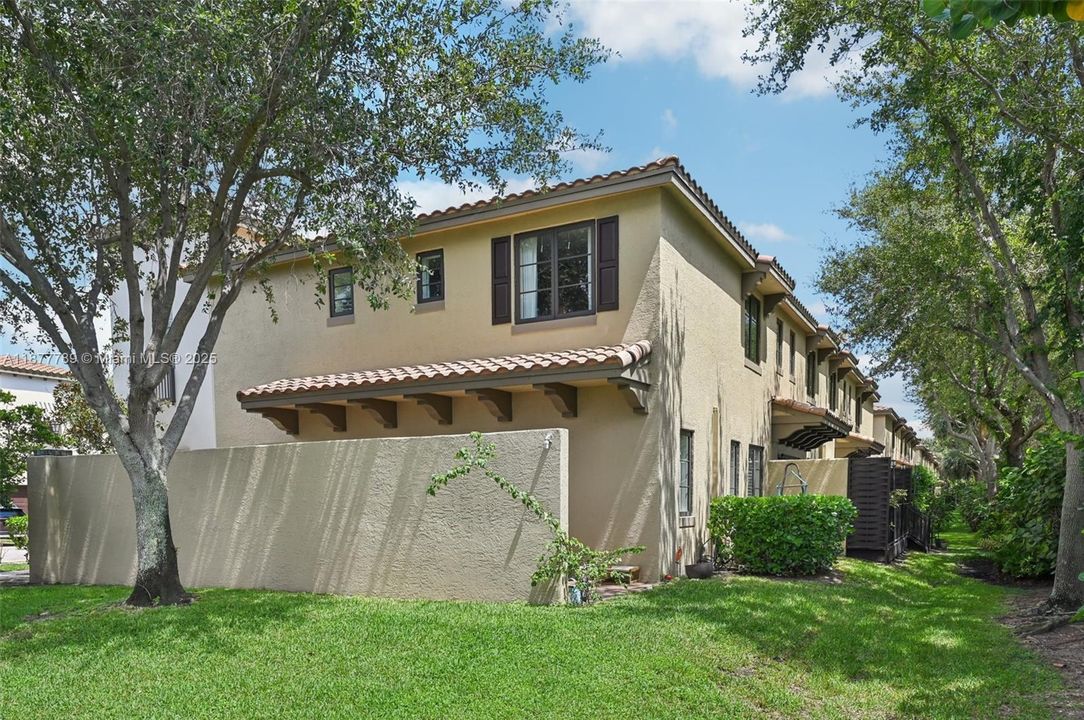 Recently Sold: $549,900 (3 beds, 2 baths, 1930 Square Feet)