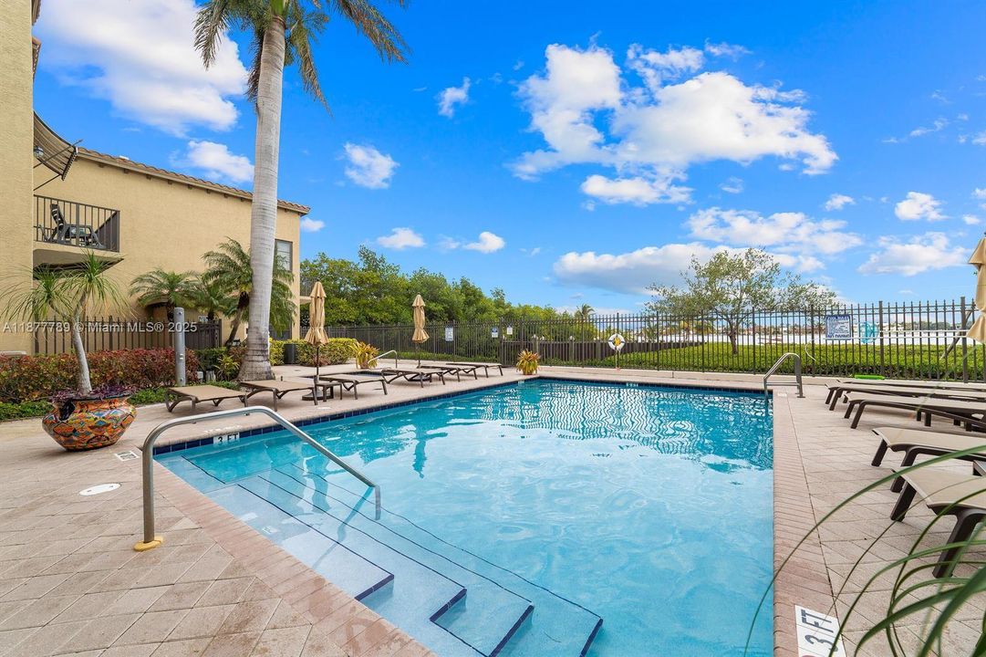 Recently Sold: $549,900 (3 beds, 2 baths, 1930 Square Feet)