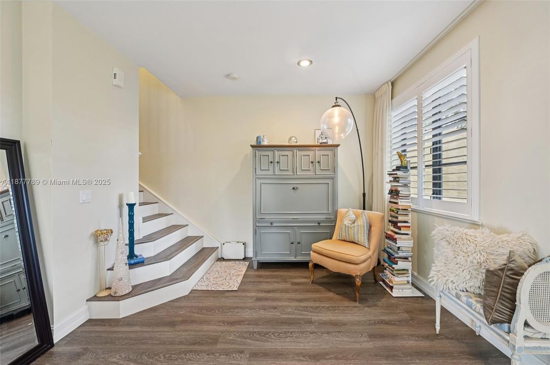 Recently Sold: $549,900 (3 beds, 2 baths, 1930 Square Feet)