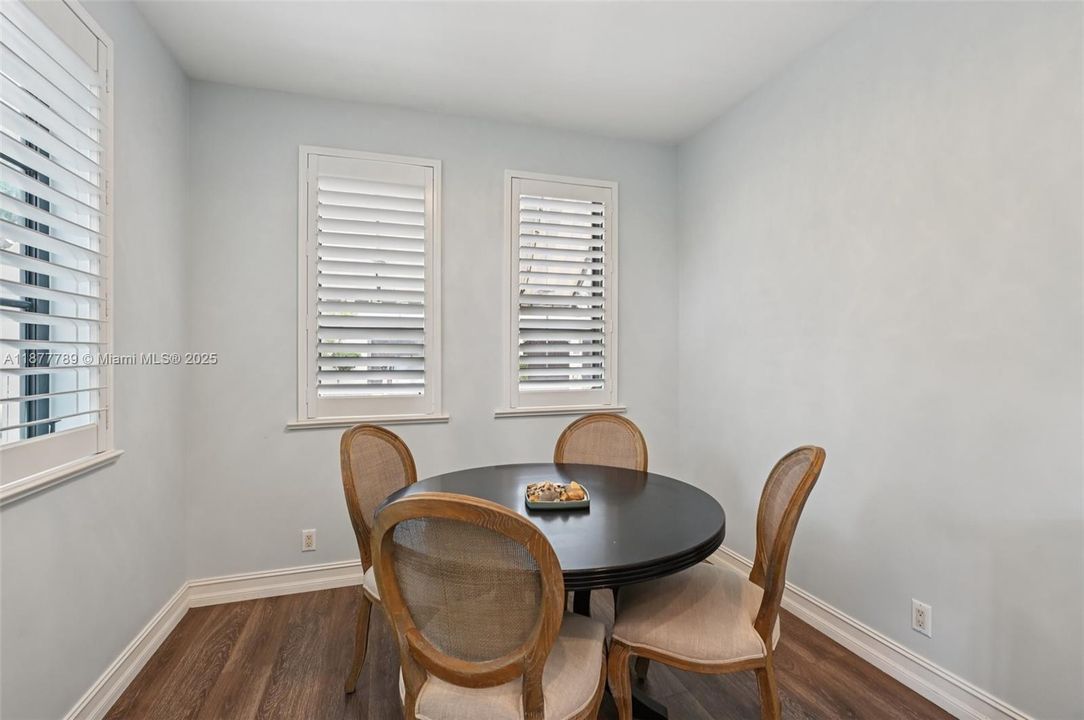 Recently Sold: $549,900 (3 beds, 2 baths, 1930 Square Feet)