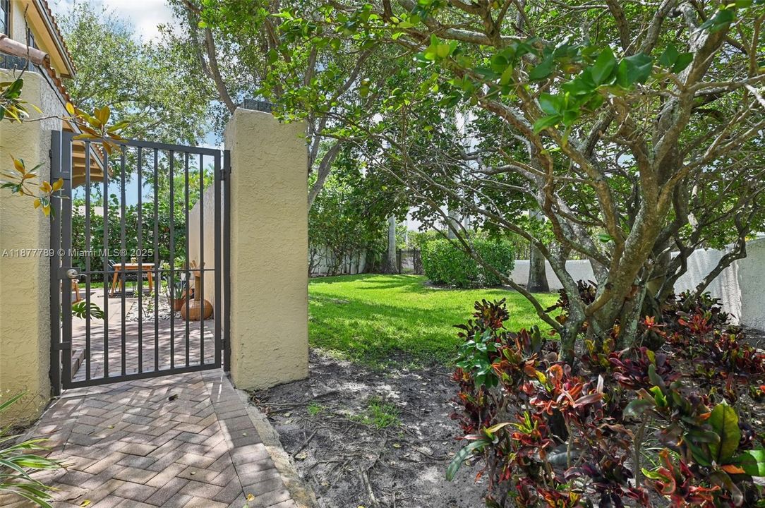 Recently Sold: $549,900 (3 beds, 2 baths, 1930 Square Feet)