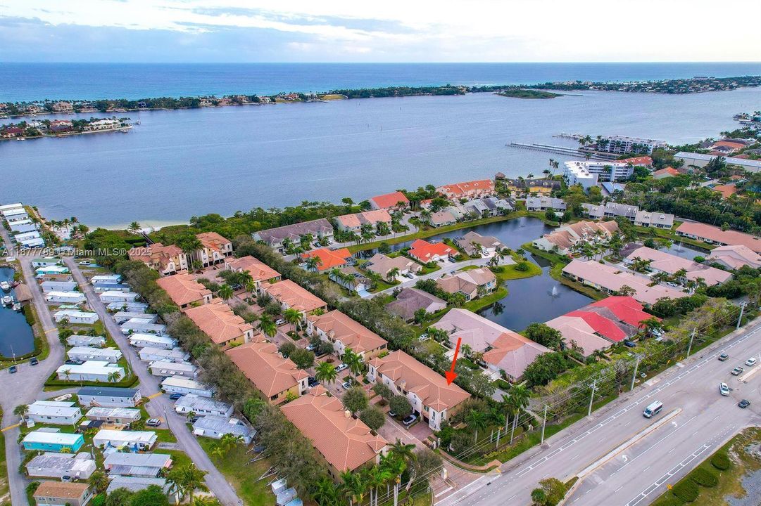 Recently Sold: $549,900 (3 beds, 2 baths, 1930 Square Feet)