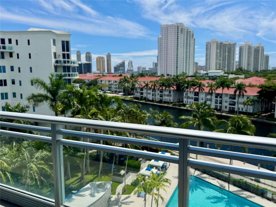 For Sale: $690,000 (1 beds, 2 baths, 1214 Square Feet)