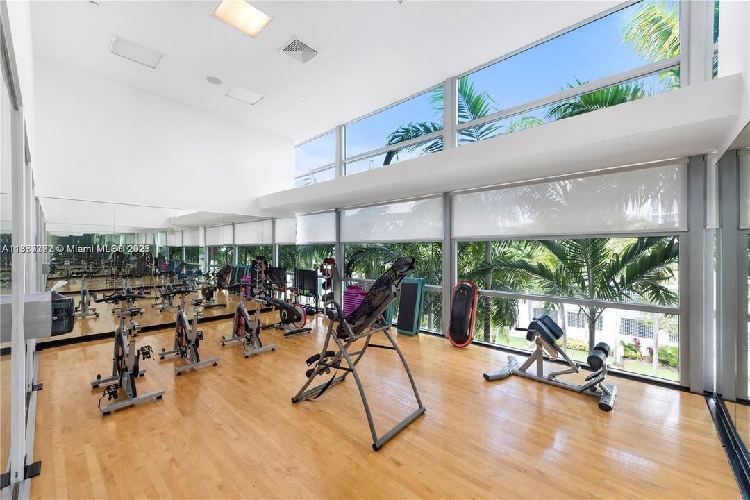 For Sale: $690,000 (1 beds, 2 baths, 1214 Square Feet)