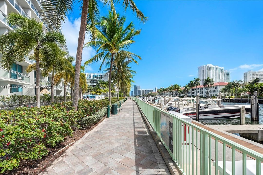 For Sale: $690,000 (1 beds, 2 baths, 1214 Square Feet)