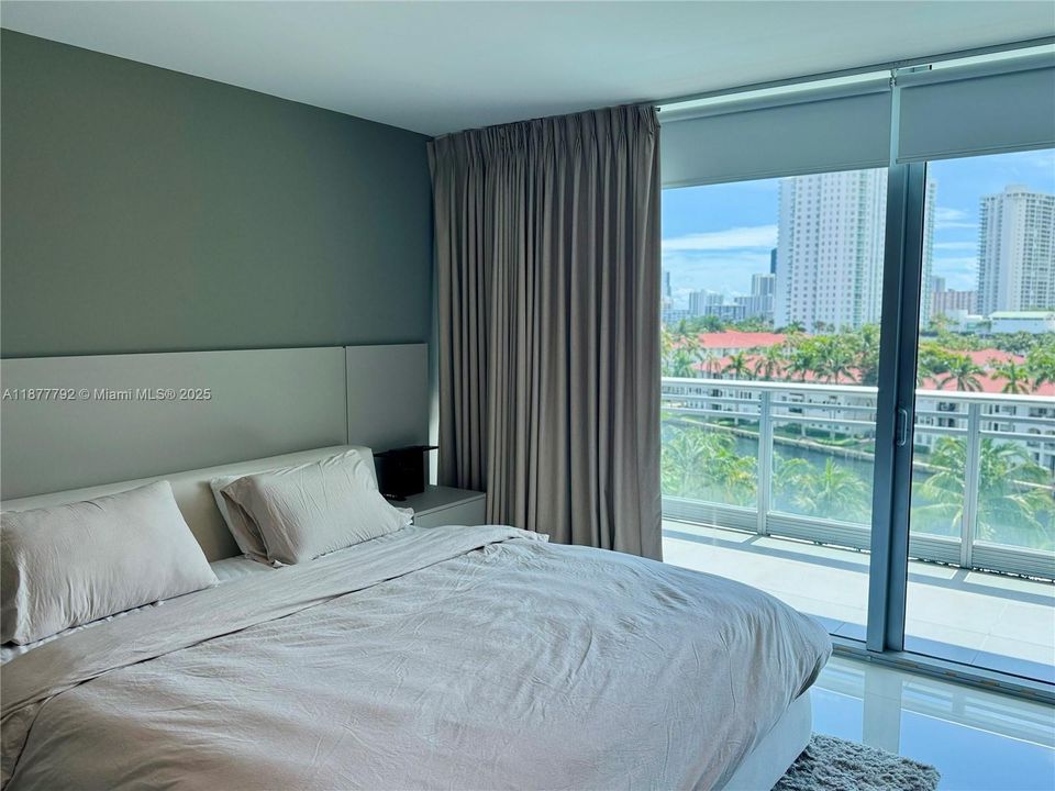 For Sale: $690,000 (1 beds, 2 baths, 1214 Square Feet)